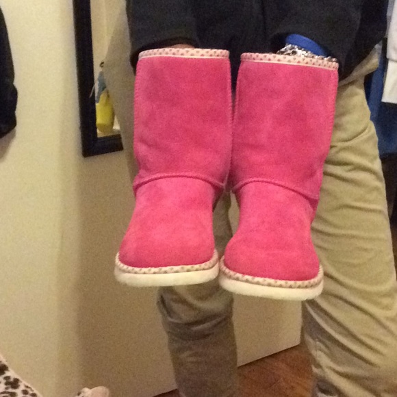Pink uggs - Picture 2 of 4